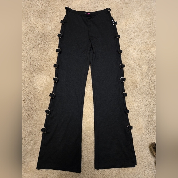 Chic Black Pants with Pink Accents - Picture 2 of 4